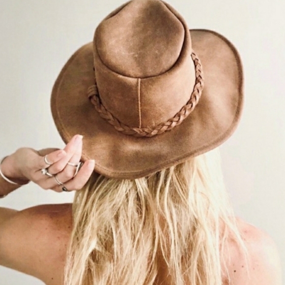 Minnetonka Accessories - Minnetonka Outback Bohemian Leather Wide Rim S Small